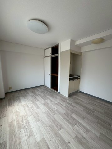 ドミール大田の居間・リビング