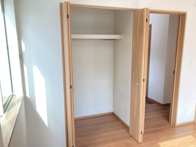 ハートフルタウン 前橋市西片貝町１丁目293番　Ａ号棟の収納|１階洋室収納です