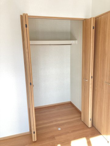 ハートフルタウン 前橋市西片貝町１丁目293番　Ａ号棟の収納|2階洋室1収納です