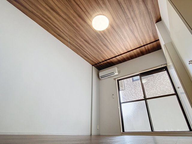 マリュンヌ金沢の洋室