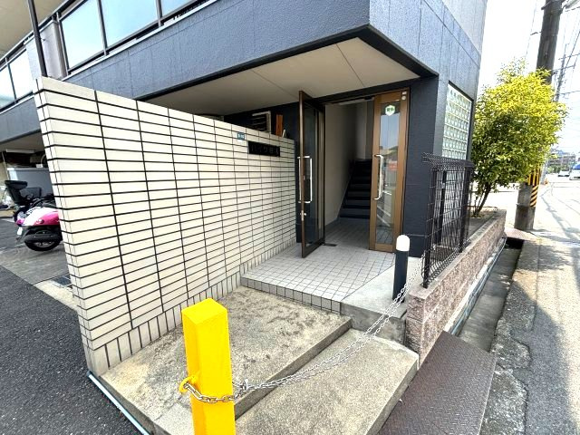 ハイツ若林のエントランス