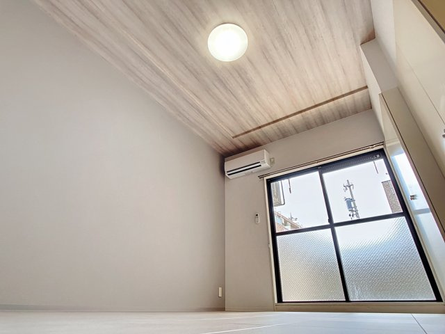 マリュンヌ金沢の洋室