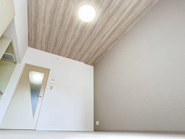 マリュンヌ金沢の洋室