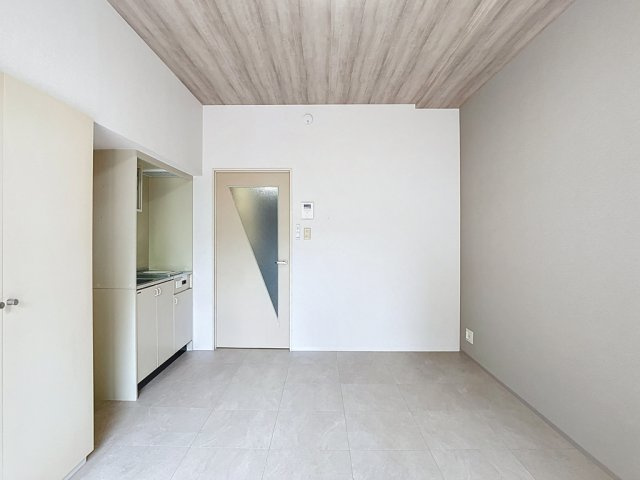 マリュンヌ金沢の洋室