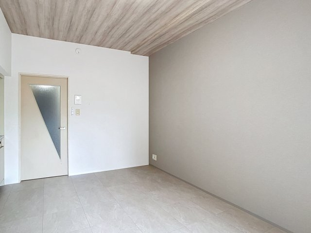 マリュンヌ金沢の洋室