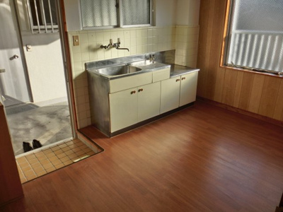  | コーポ中村B | ※室内写真は205号室を参照しています。