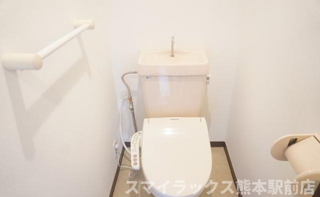 熊本市中央区菅原町の賃貸マンションのトイレ