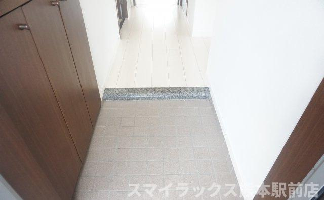 熊本市中央区菅原町の賃貸マンションの玄関