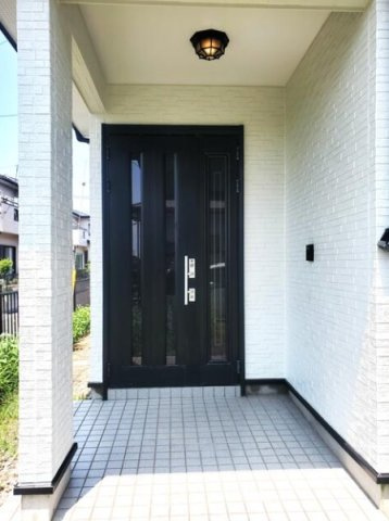 山武郡九十九里町片貝　中古住宅の玄関|内外装リフォーム済み令和7年7月４LDK 全室新規エアコン完備 給湯器エコジョーズ 海岸まで車約5分