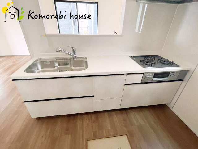 北足立郡伊奈町西小針1丁目131番　新築一戸建て　ハートフルタウン　Bのキッチン|使いやすいキッチンです