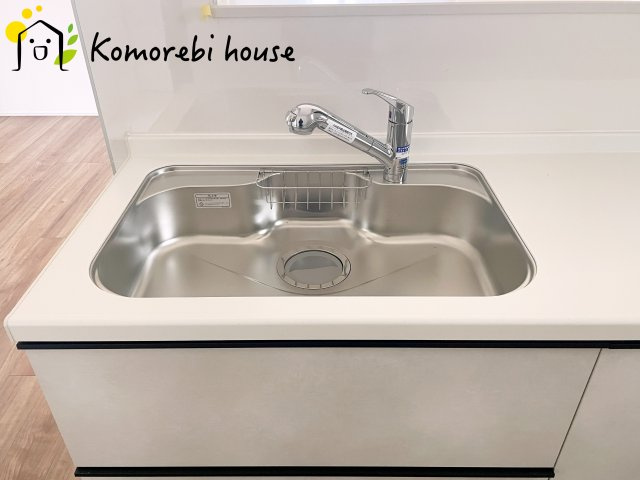 北足立郡伊奈町西小針1丁目131番　新築一戸建て　ハートフルタウン　Bのキッチン|キッチンでお料理をお楽しみください