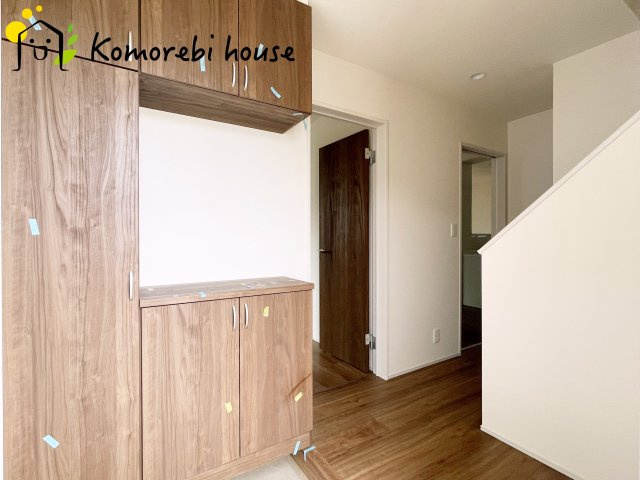 北足立郡伊奈町西小針1丁目131番　新築一戸建て　ハートフルタウン　Bの玄関|きれいな玄関です