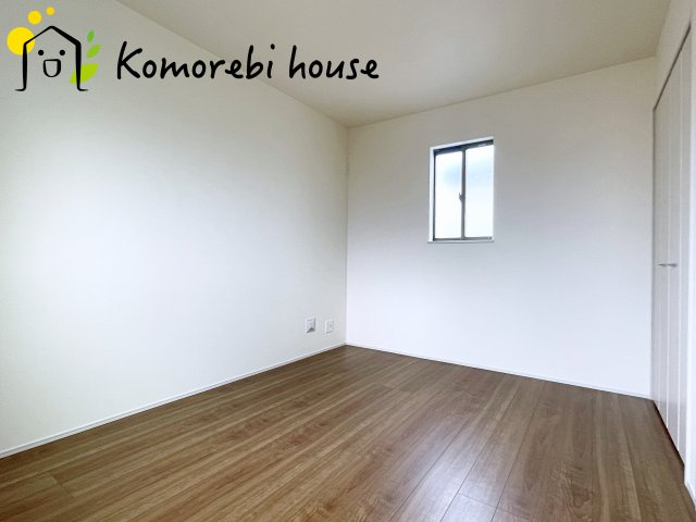 北足立郡伊奈町西小針1丁目131番　新築一戸建て　ハートフルタウン　Eの子供部屋|机を置いて、ベッドをおいて・・・どんな配置にいたしましょう？お気に入りのポスターも貼って自分だけの空間づくりが楽しみですね♪