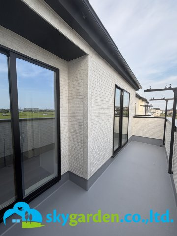 平塚市大島　新築戸建　全4棟2号棟のバルコニー