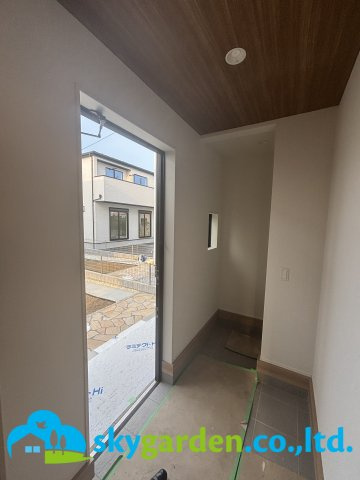 平塚市大島　新築戸建　全4棟2号棟の玄関