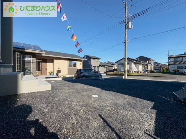 北茨城市大津町北町第12　新築戸建　1号棟の駐車場|マイホームなら駐車場代がかかりません。しかも、自宅の駐車場で洗車ができます！今までコイン洗車に行っていた手間も省けて、節約にもつながります(^^♪