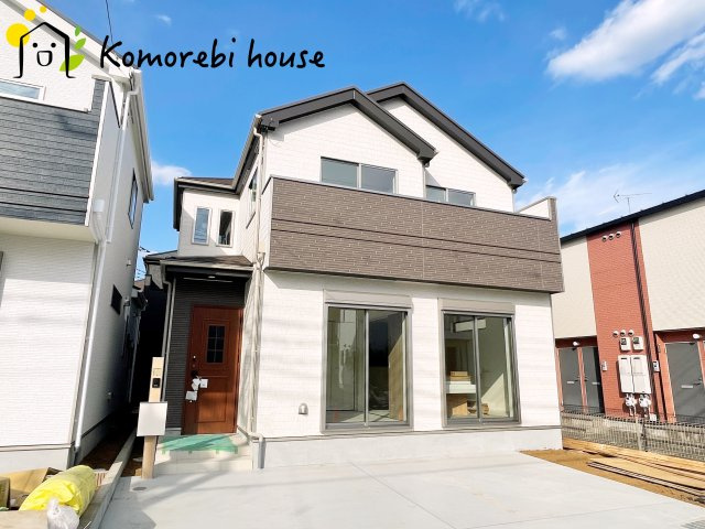 北足立郡伊奈町西小針1丁目131番　新築一戸建て　ハートフルタウン　Fの外観|白をベースにアクセントがきいた外観です。ご内覧可能です♪お気軽にご連絡ください♪