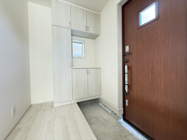 神戸市垂水区福田5丁目新築戸建の玄関