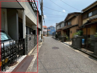 【前面道路含む現地写真】 | 【前面道路４．９ｍ】前面道路が広くて車の出し入れが楽チンです♪