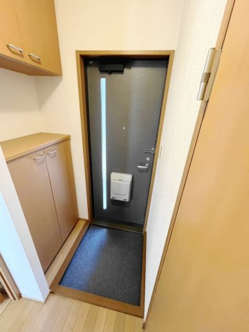 SKハイツの玄関