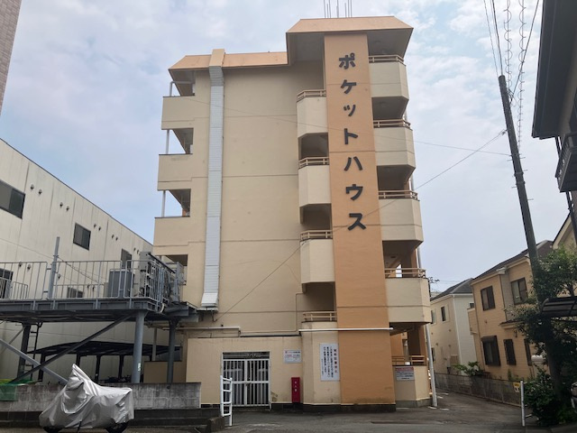 ポケットハウスの外観