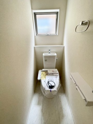 長野市箱清水第２のトイレ|1、2階それぞれにトイレ完備！温水洗浄便座機能付きです♪