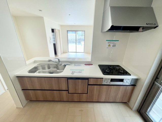 長野市箱清水第２のキッチン|家族の会話が弾む開放的なカウンターキッチンです♪