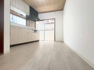 【居間・リビング】 | 豊中市柴原町5丁目貸家B