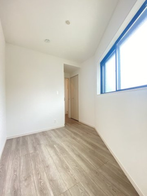 【洋室】 | 旭区鶴ヶ峰1丁目戸建て | 1階4.2帖洋室