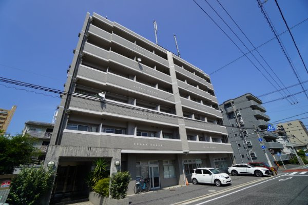 コンフォール三滝の外観