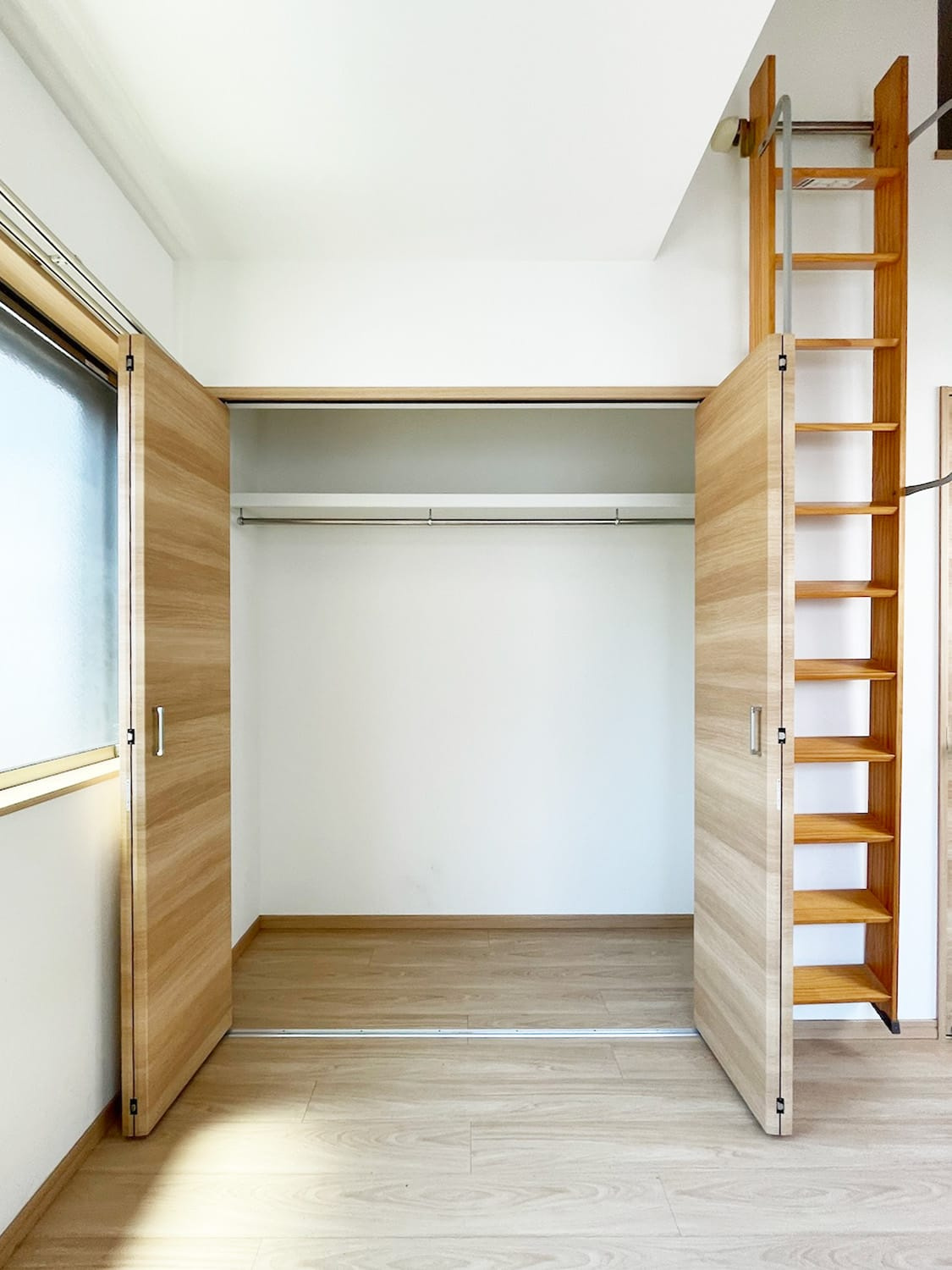 二宮町1丁目中古戸建の収納|約5.0帖の洋室にあるクローゼット