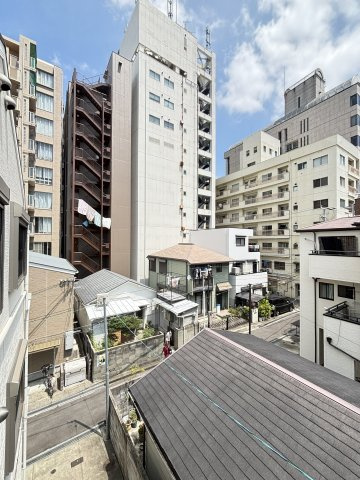 二宮町1丁目中古戸建の展望|約5.0帖の洋室からの眺望