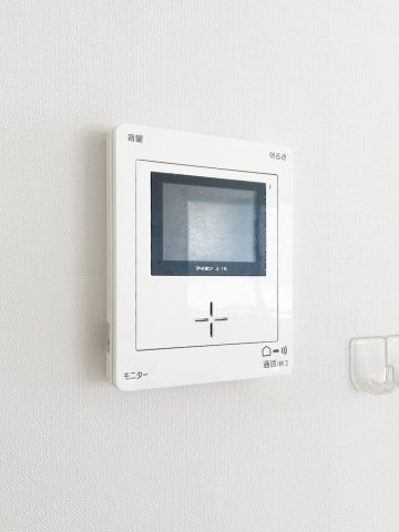 二宮町1丁目中古戸建のセキュリティ|来訪者の顔が確認できるモニター付き
