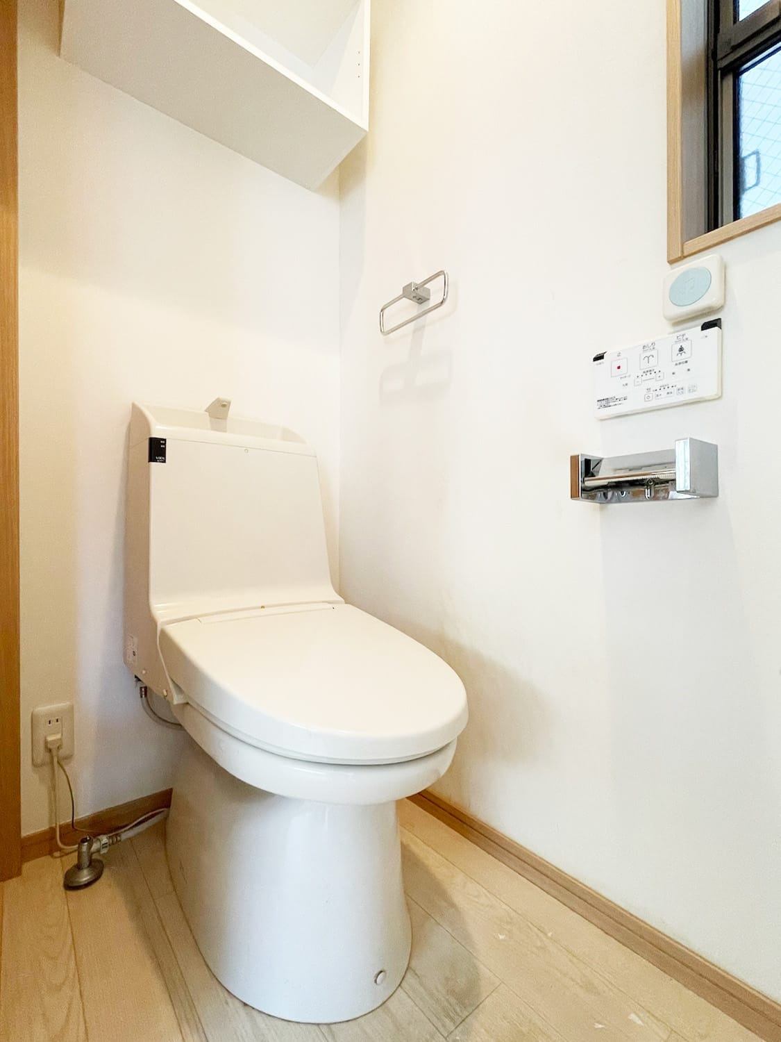 二宮町1丁目中古戸建のトイレ|2階リビングにあるトイレ