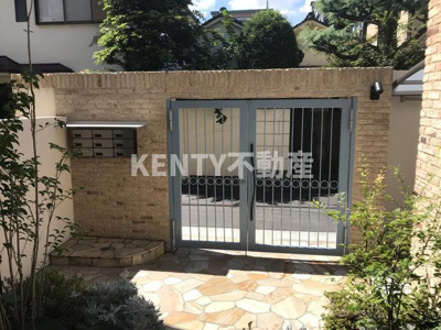 【エントランス】 | ホルツ山王 | エントランスです