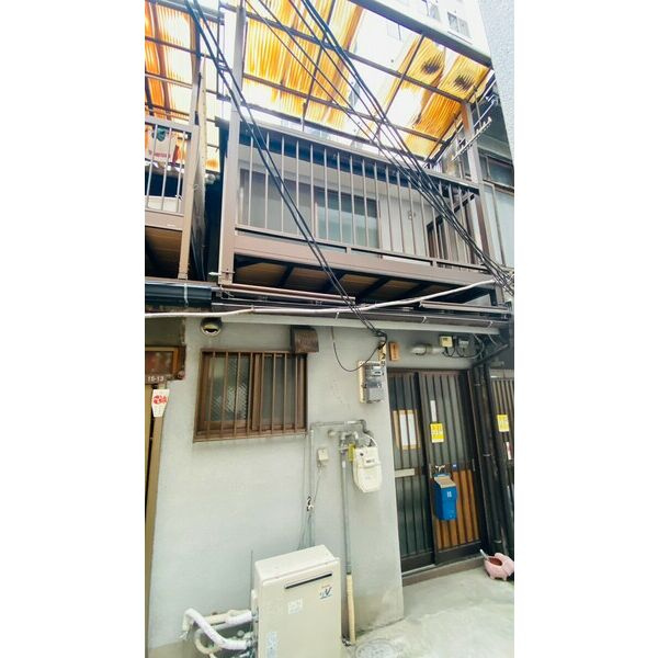 大阪市西区江戸堀１丁目の店舗一部