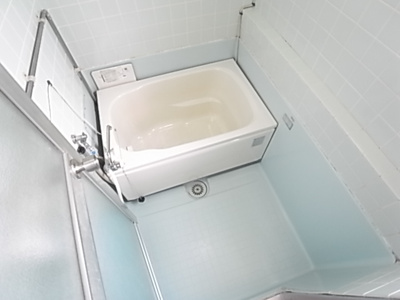 【浴室】 | 若草ハイツ | 追い焚き機能付きの綺麗なお風呂です。