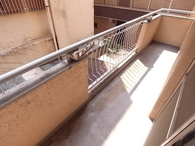 【バルコニー】 | 若草ハイツ | 洗濯物もしっかり干せますよ。