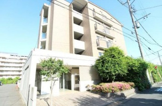 【外観】 | 鉄筋コンクリート造のがっちりとした建物。
