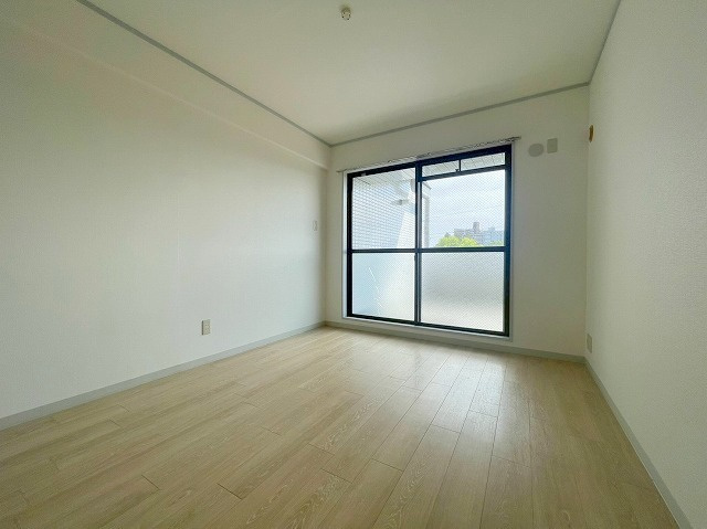 ハイム・クリエイティブの洋室