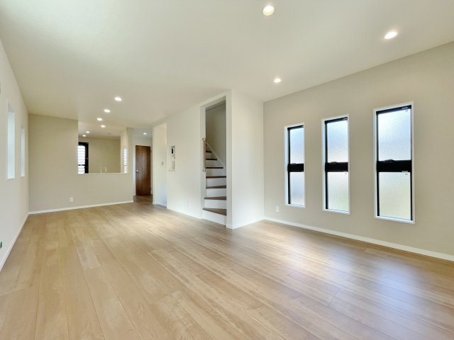 中野区丸山1丁目 全3棟 3号棟の外観|【現地販売会開催！】
広々としたリビング＋居室もしっかりと広さを確保いたしました♪♪