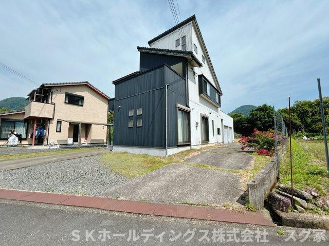 福知山市野花戸建ての駐車場