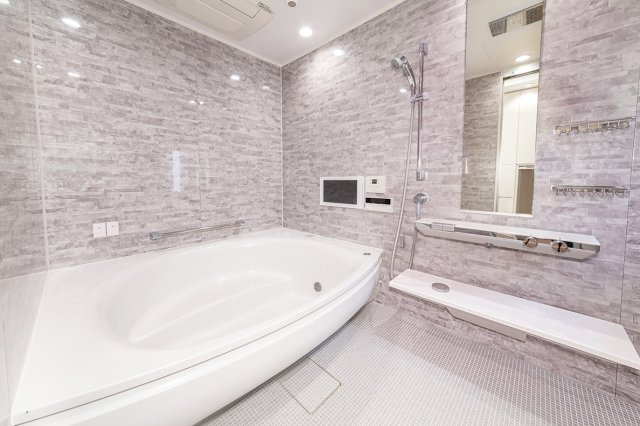 【浴室】 | 『 南西角地の堅牢で瀟洒な邸宅 』 　 ※ 注意事項は備考欄を参照