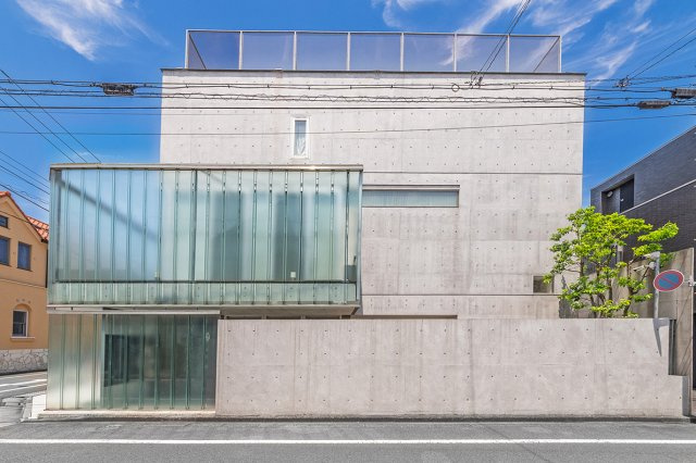 【外観】 | 『 南西角地の堅牢で瀟洒な邸宅 』 　 ※ 注意事項は備考欄を参照