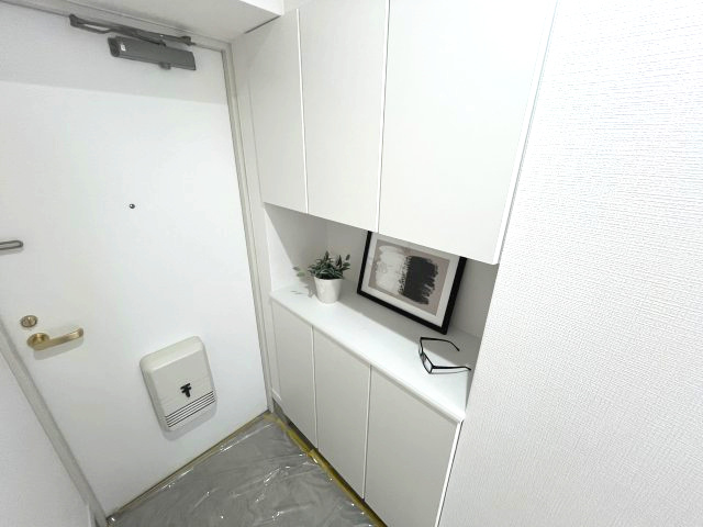 ユアコート武蔵藤沢の玄関|収納もある玄関です