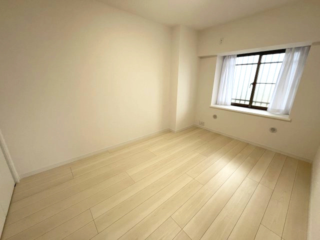 ユアコート武蔵藤沢の洋室|落ち着いた色調の洋室です