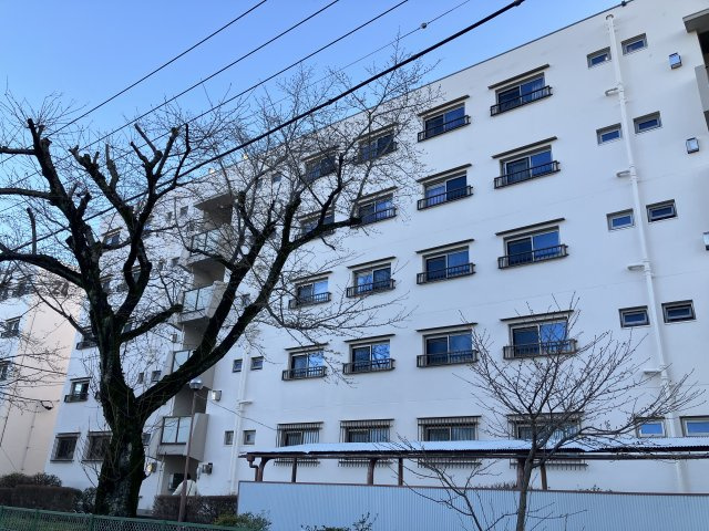 【外観】 | 江戸川台小田急ハイツ２３号棟 | 外観は落ち着いています