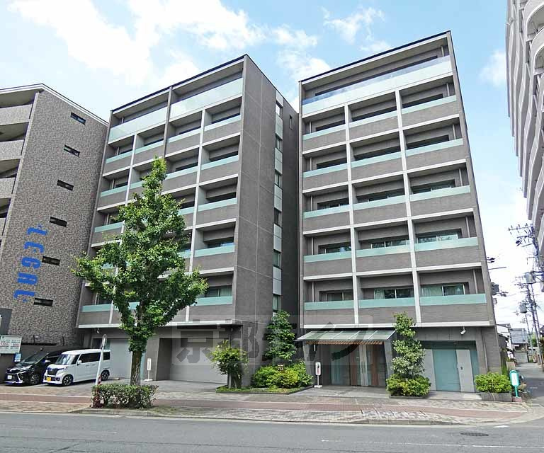 SILK HOUSEとなみ 2号館の外観