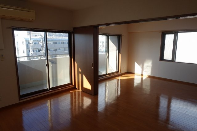 キャッスルプラザ甲子園アネックスの居間・リビング