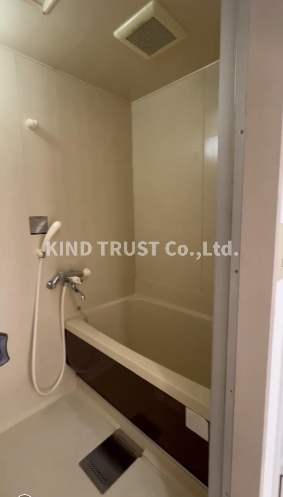 ロイヤルハイツ別所の浴室|日々の疲れを癒すお風呂付です